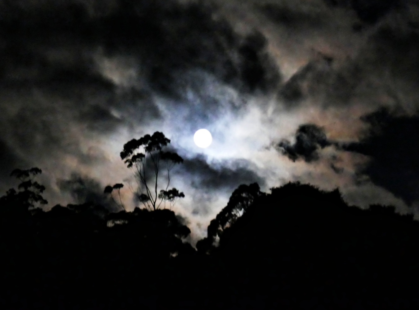 Super Moon viewed from NW Tasmania